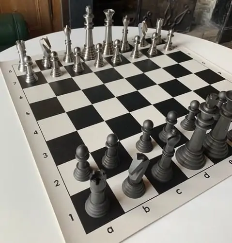 Complete chess set: "white" and "black" pieces (treated by phosphating) 