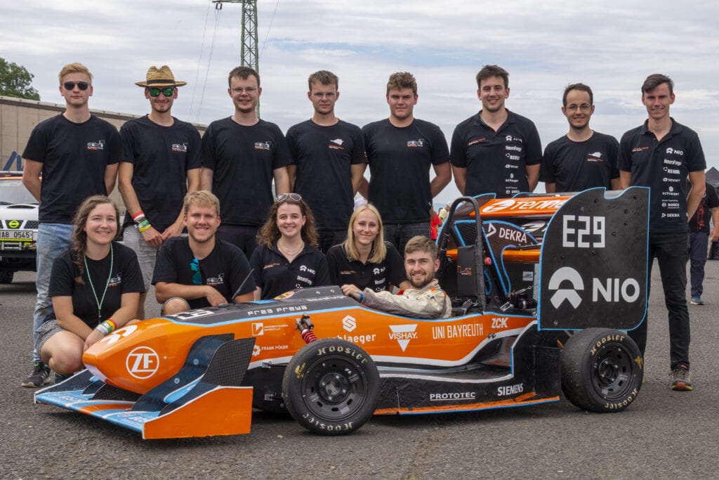 Elefant Racing team © Elefant Racing

