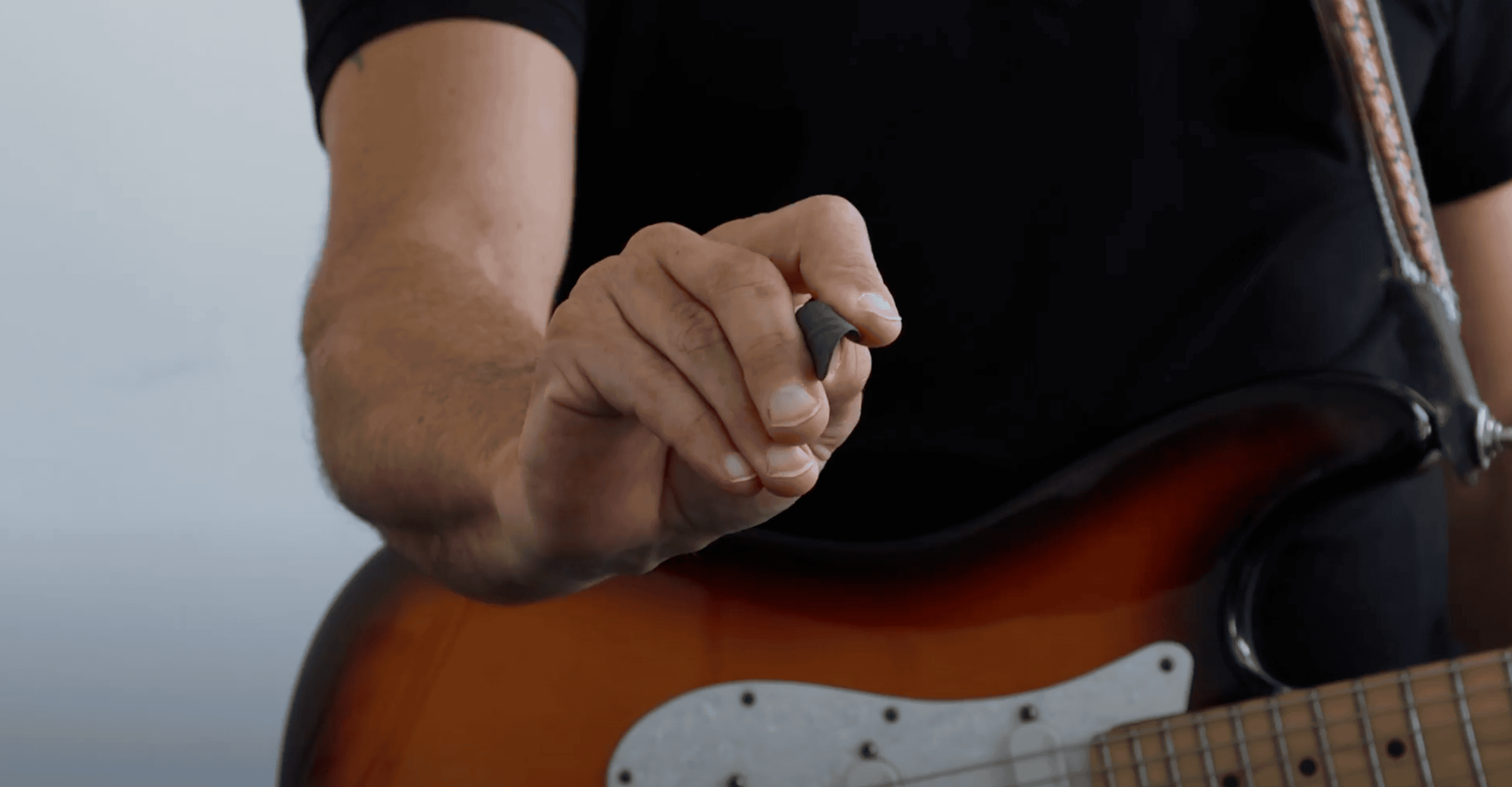 With a 0.5 mm thickness, SLS PA 12 shows great flexibility (Niko tried to break it, but didn’t manage)
