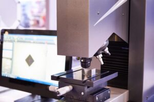 Hardness tester machine with monitor display