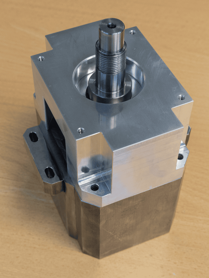 Gökser Vision için üretilen C eksen parçaları ve şaft mili 