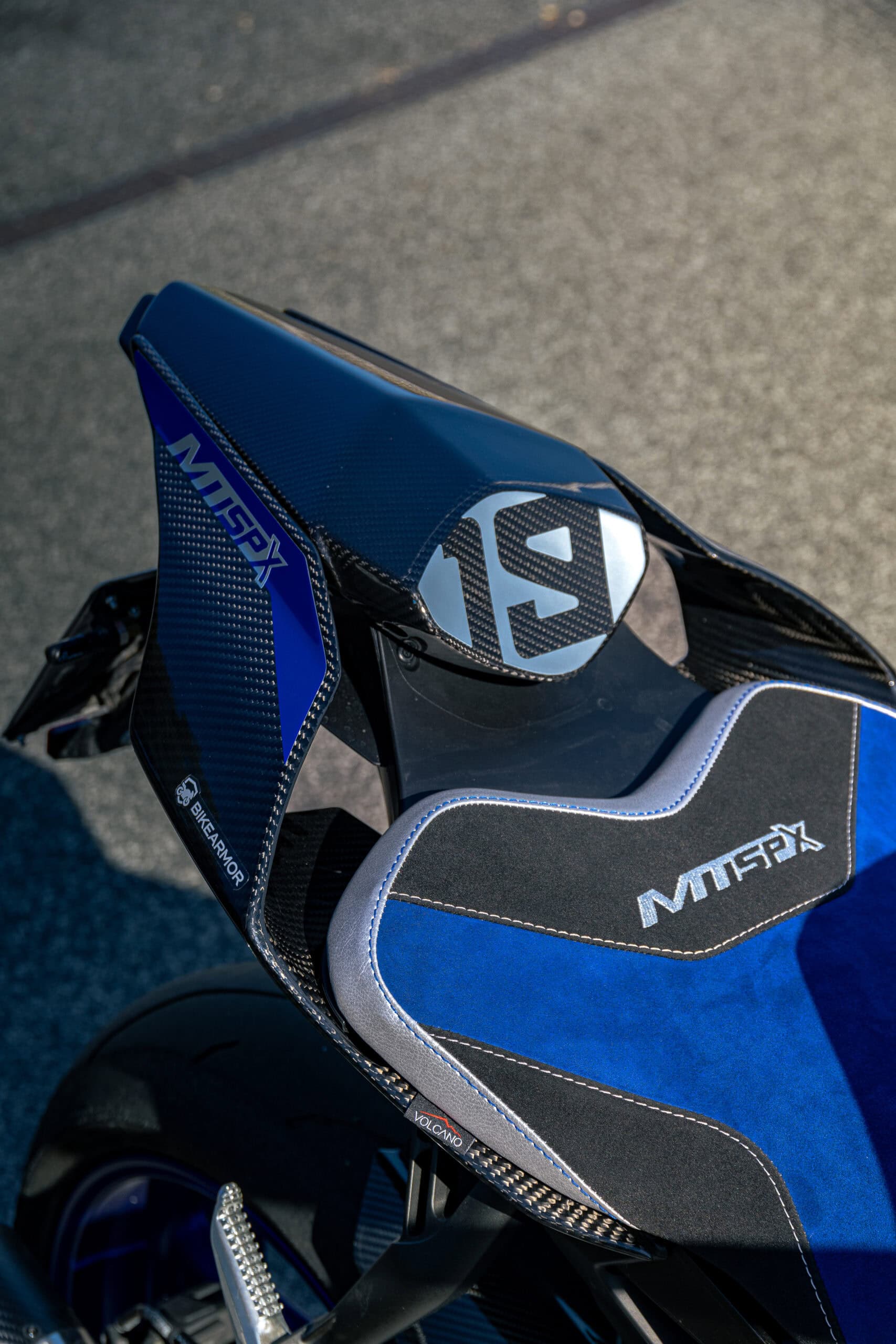 Custom Yamaha MT-10 SP with 3D-printed fairings and a personalized seat design