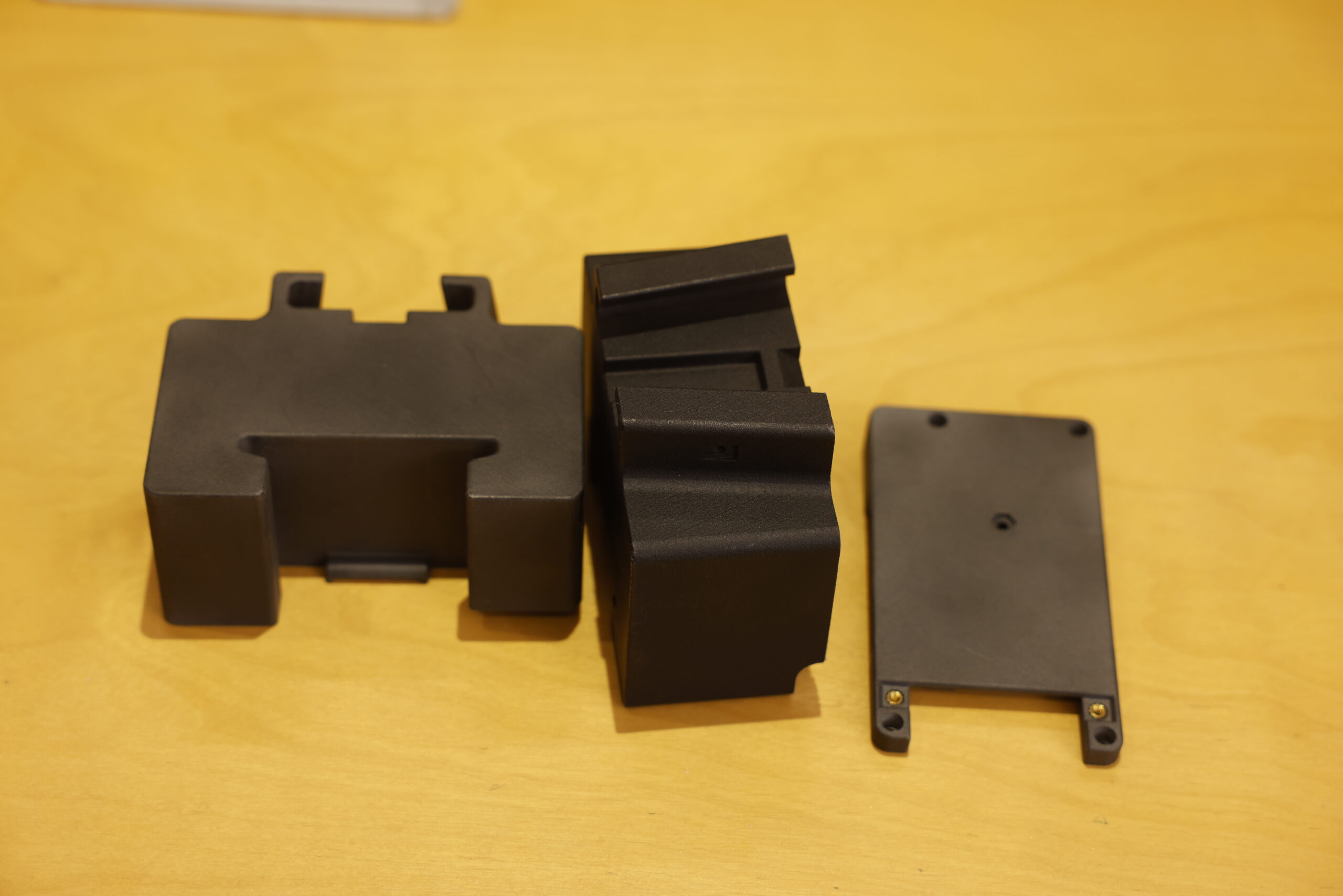 MJF baskı ve enjeksiyon kalıplama ile üretilen batarya kasaları